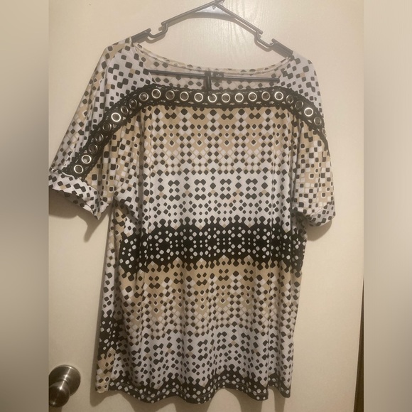 New Directions Black and Tan Patterned Blouse - Picture 1 of 5